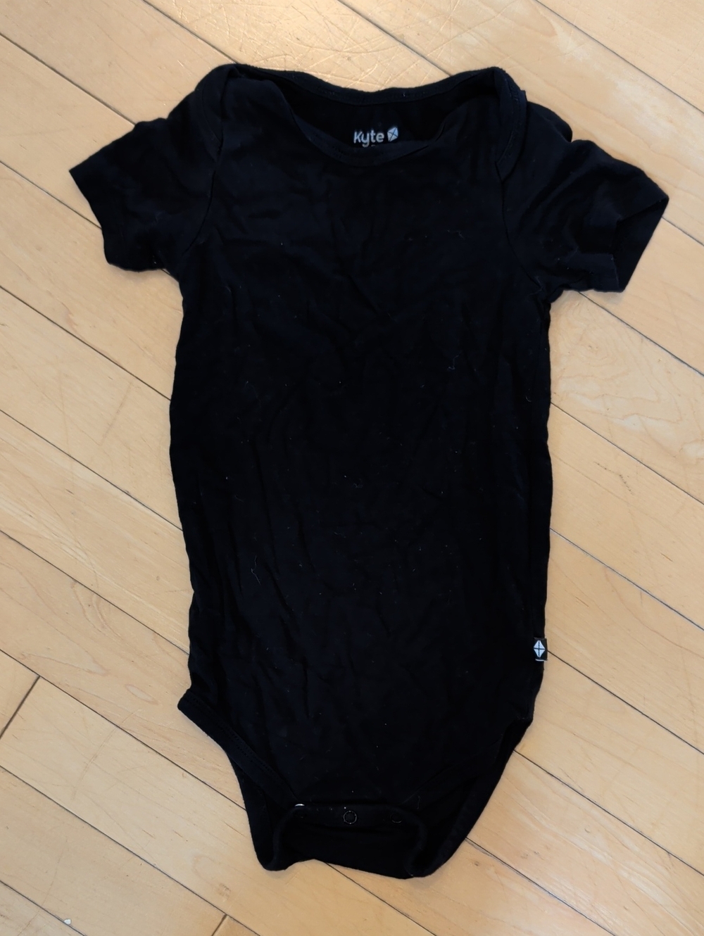Kyte BABY Black Short Sleeve One-Piece Bodysuit